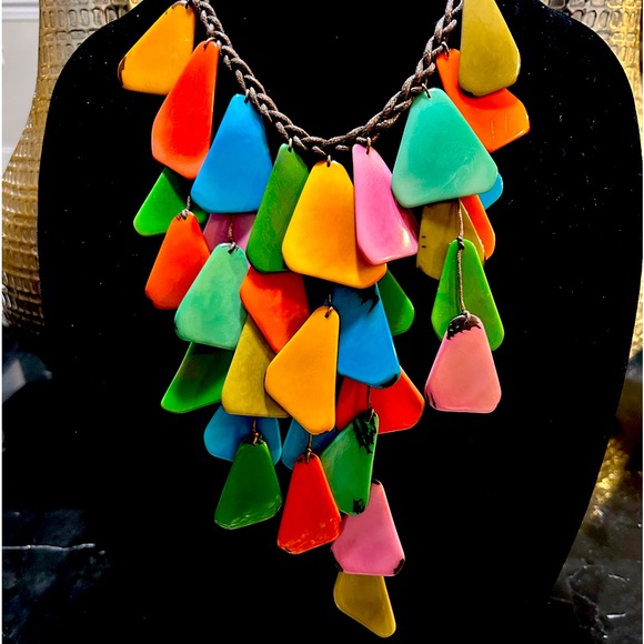Jewelry - Fun nut necklace